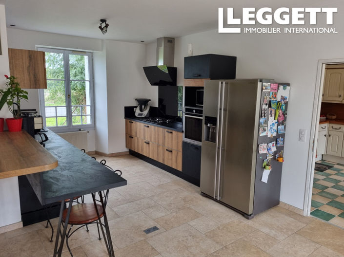 Image No.8-5 Bed House for sale