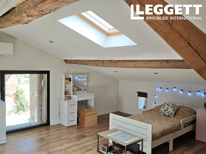 Image No.8-4 Bed House for sale