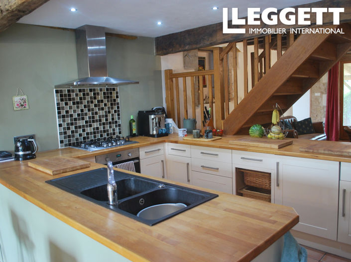 Image No.6-7 Bed House for sale