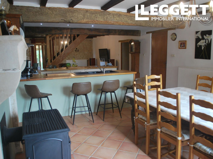 Image No.7-7 Bed House for sale