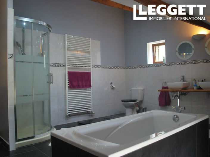 Image No.9-7 Bed House for sale