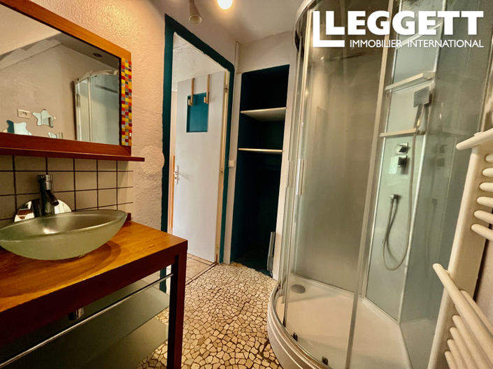 Image No.8-3 Bed House for sale