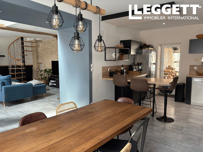 Image No.2-4 Bed House for sale