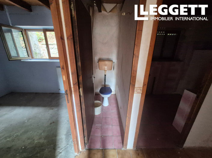 Image No.8-2 Bed House for sale