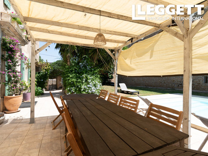 Image No.8-6 Bed House for sale