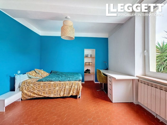 Image No.5-6 Bed House for sale