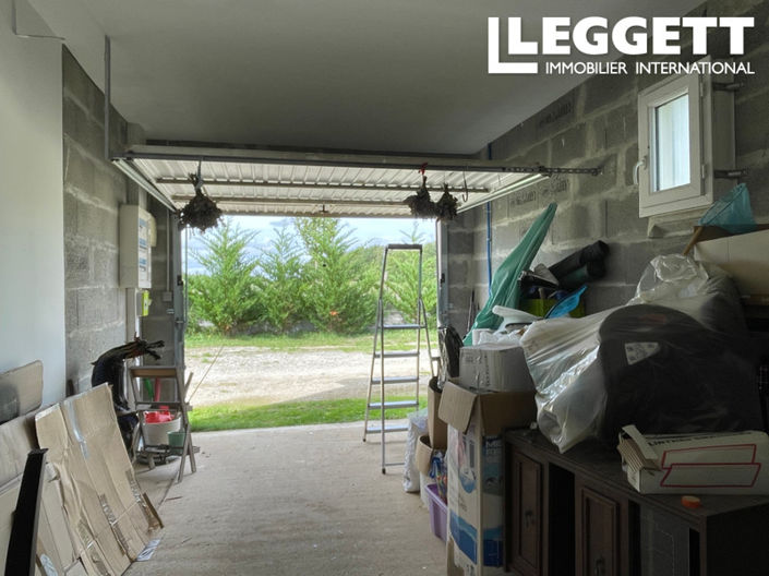 Image No.10-3 Bed House for sale