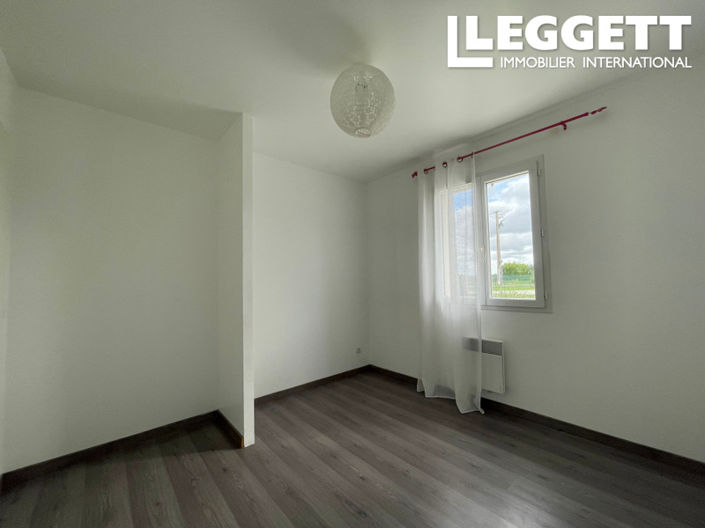 Image No.8-3 Bed House for sale