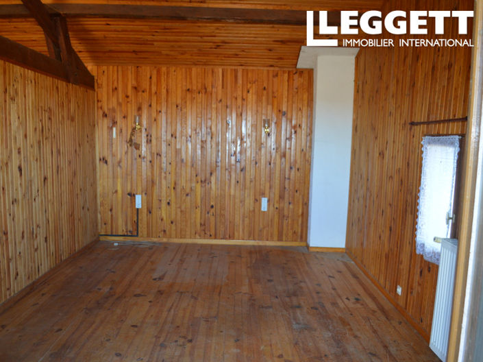 Image No.8-2 Bed House for sale