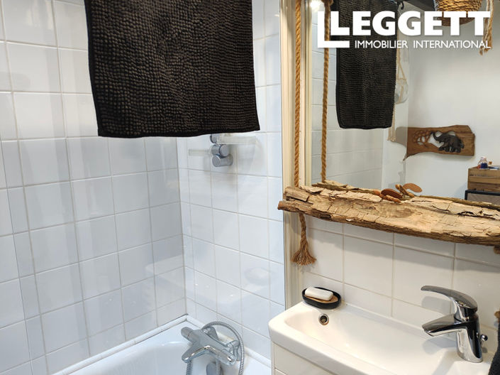 Image No.6-3 Bed House for sale