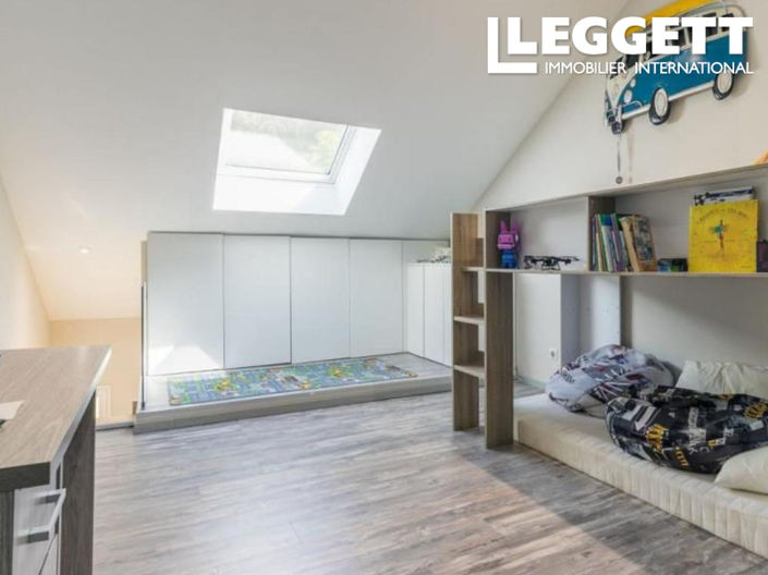 Image No.5-4 Bed House for sale