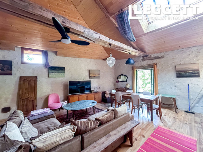 Image No.7-7 Bed House for sale