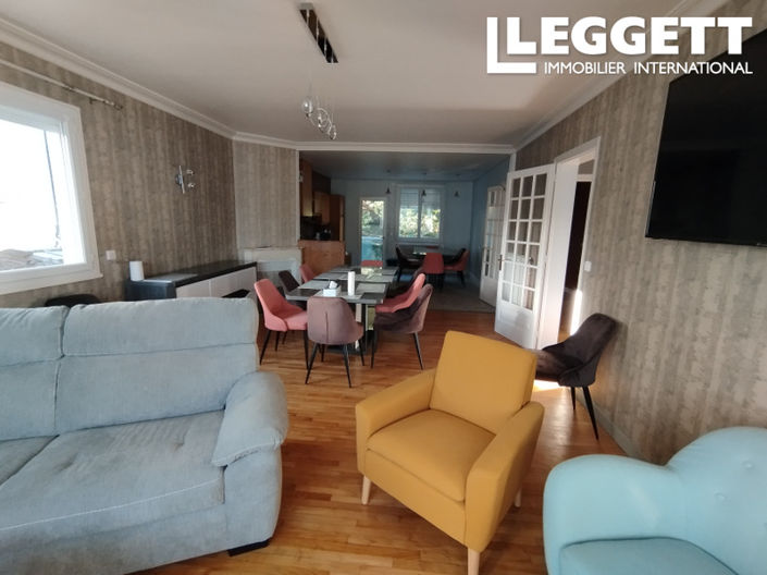 Image No.5-9 Bed House for sale