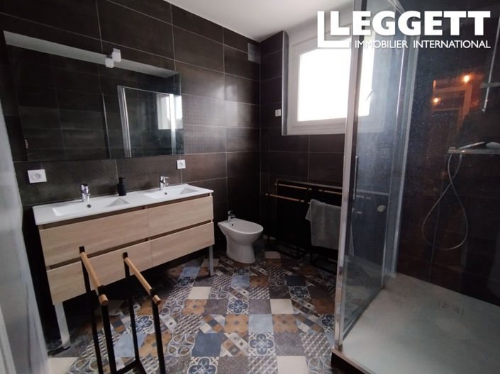 Image No.9-9 Bed House for sale