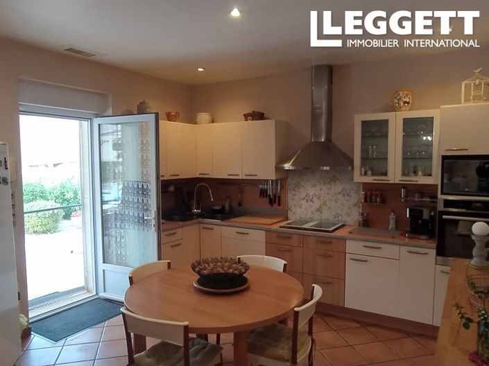 Image No.6-4 Bed House for sale