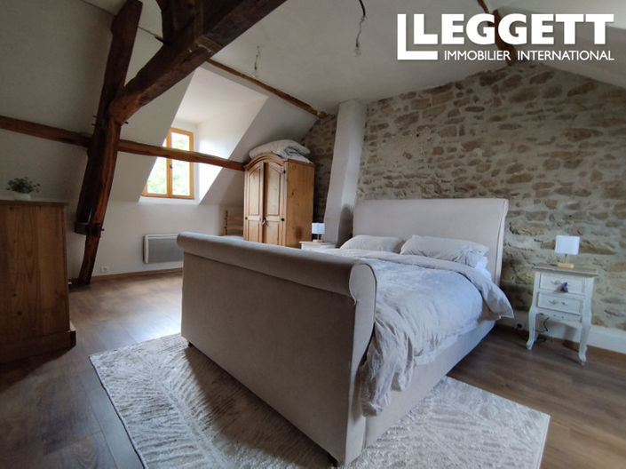 Image No.10-3 Bed House for sale