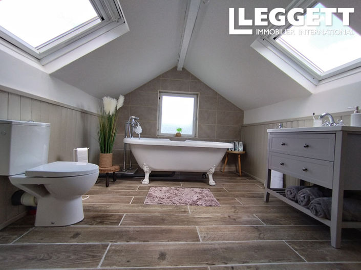 Image No.9-3 Bed House for sale