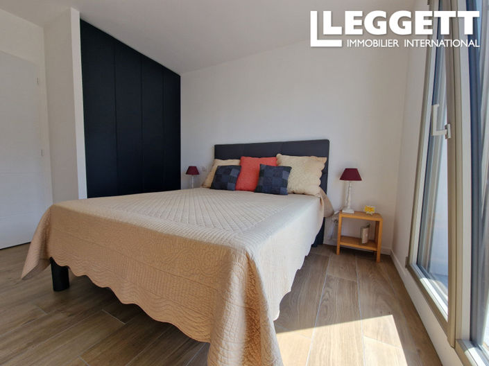 Image No.5-4 Bed House for sale