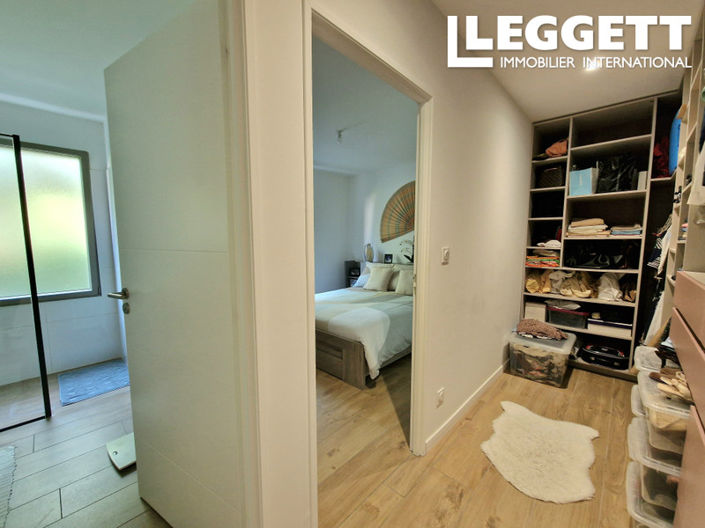 Image No.8-4 Bed House for sale