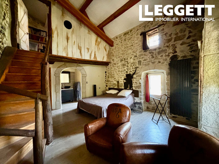 Image No.8-4 Bed House for sale