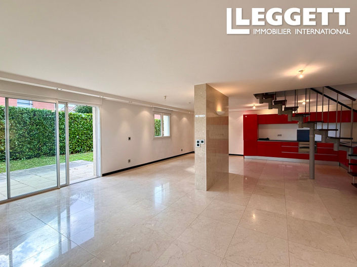 Image No.6-3 Bed House for sale