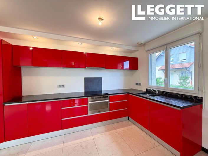 Image No.9-3 Bed House for sale