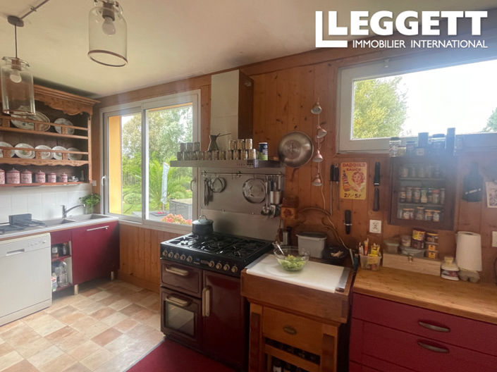 Image No.10-3 Bed House for sale