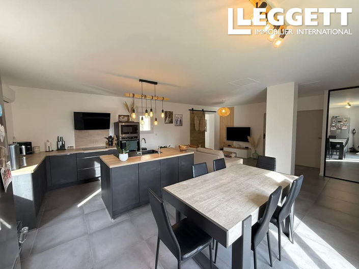 Image No.1-5 Bed House for sale