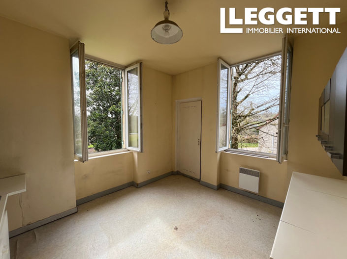 Image No.8-5 Bed House for sale