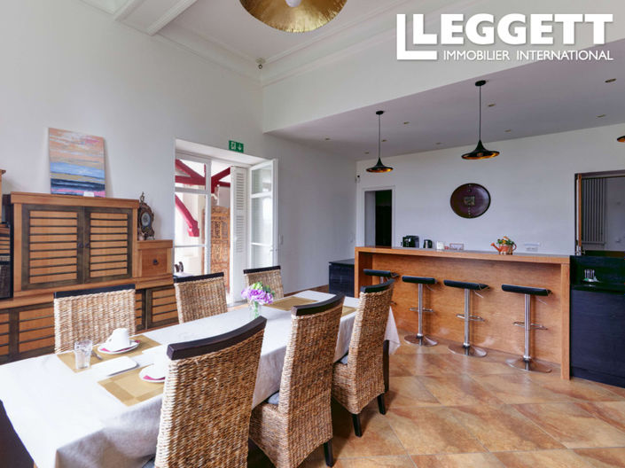 Image No.5-9 Bed Chateaux for sale