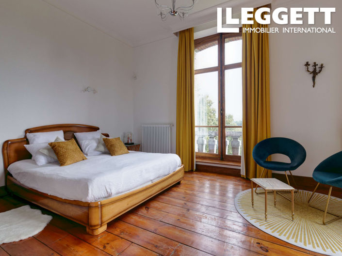 Image No.8-9 Bed Chateaux for sale