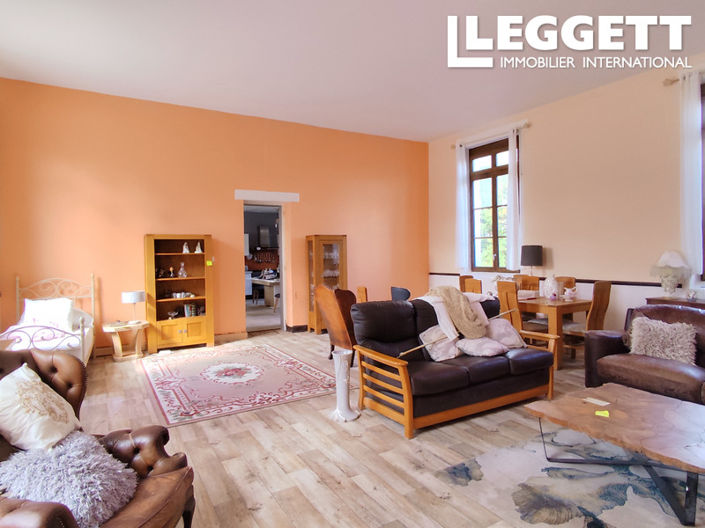 Image No.6-6 Bed House for sale