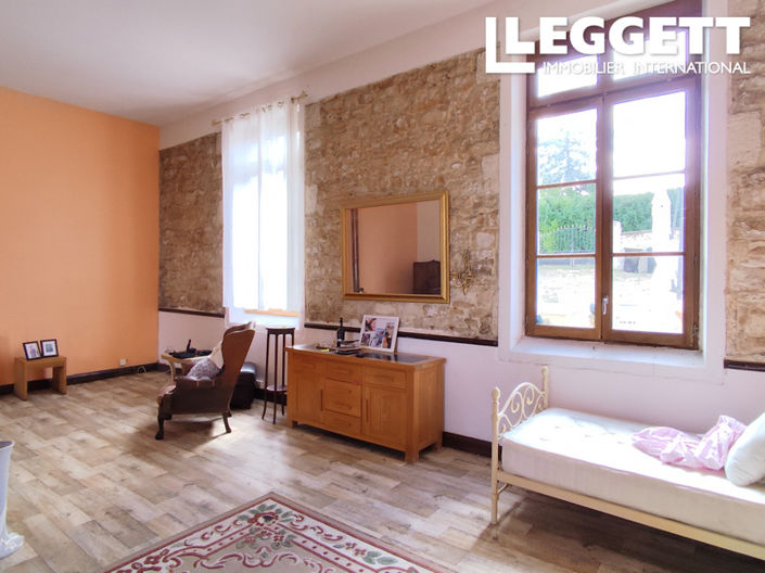 Image No.8-6 Bed House for sale