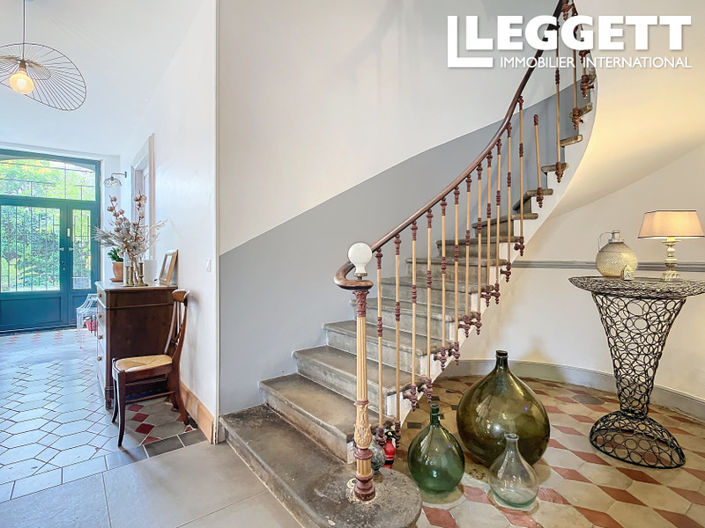 Image No.8-9 Bed House for sale