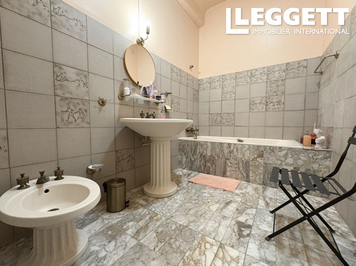 Image No.10-3 Bed Apartment for sale