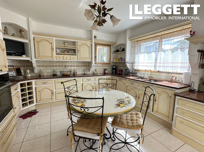 Image No.7-4 Bed House for sale