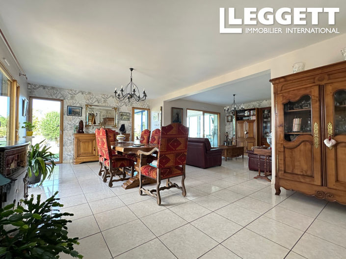 Image No.8-4 Bed House for sale