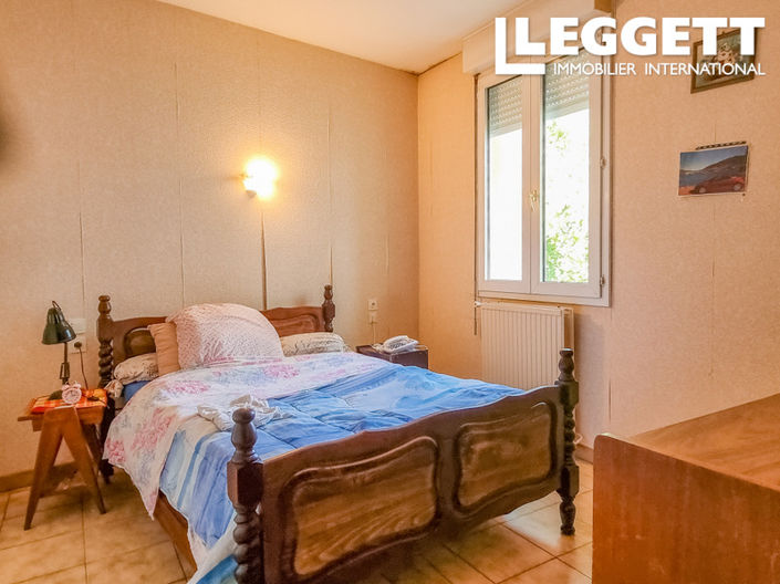 Image No.5-5 Bed House for sale