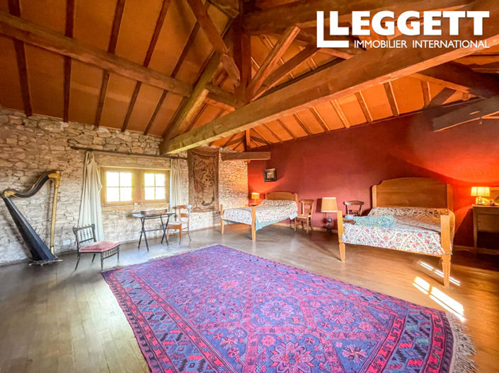 Image No.8-4 Bed House for sale