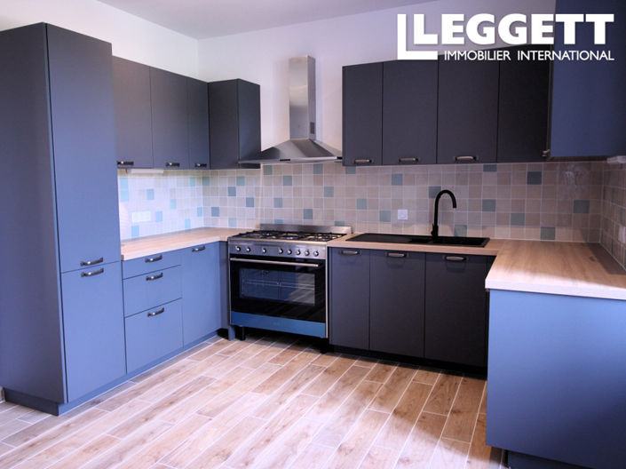 Image No.7-18 Bed House for sale