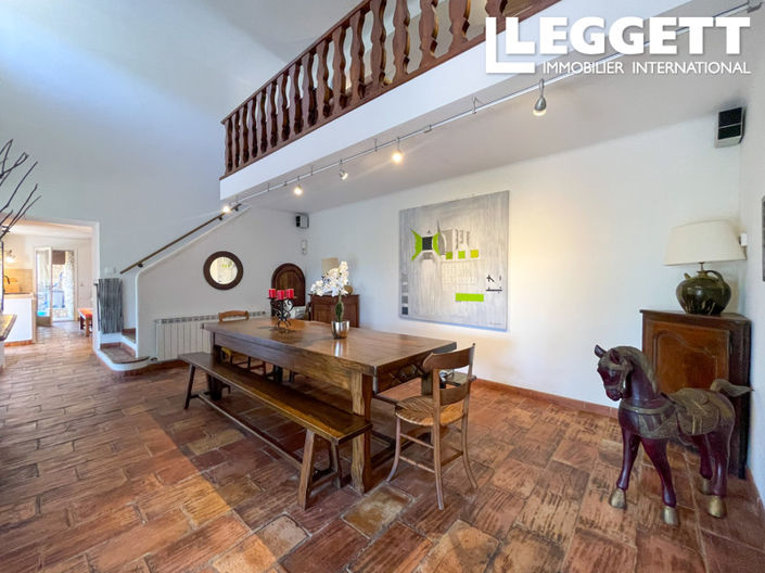 Image No.6-5 Bed House for sale