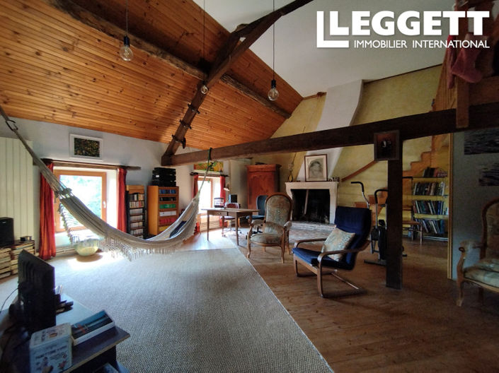 Image No.10-3 Bed House for sale