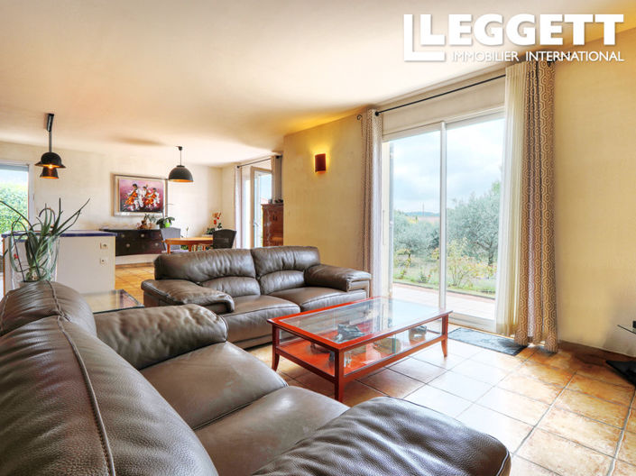 Image No.2-5 Bed House for sale