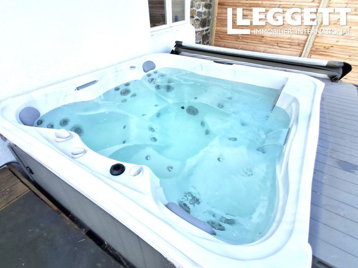 Image No.10-4 Bed House for sale