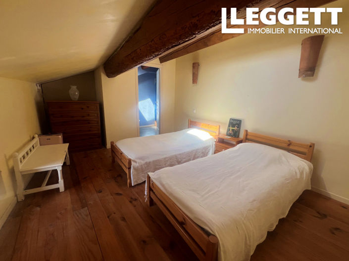 Image No.9-6 Bed House for sale