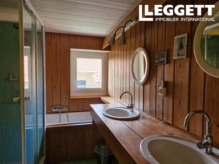 Image No.8-3 Bed House for sale