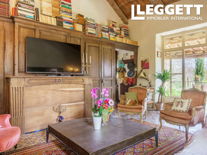 Image No.8-6 Bed House for sale