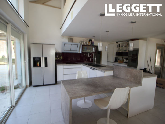 Image No.7-4 Bed House for sale