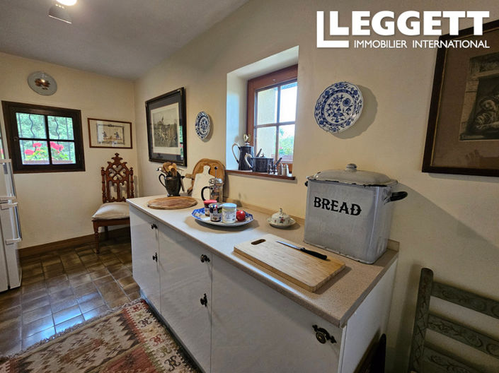 Image No.8-4 Bed House for sale