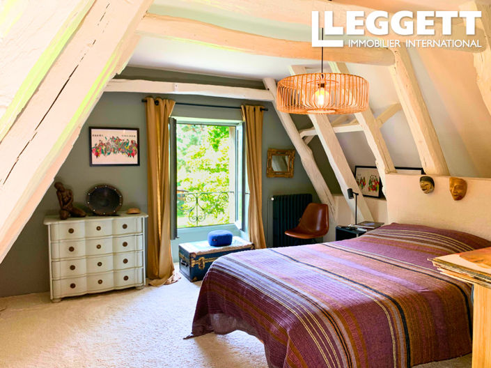 Image No.10-3 Bed House for sale